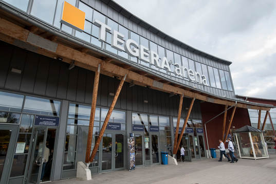 Tegera Arena extreriör innan ishockeymatchen i