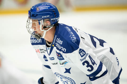 Leksands Olle Alsing  i ishockeymatchen i HockeyAllsvenskan
