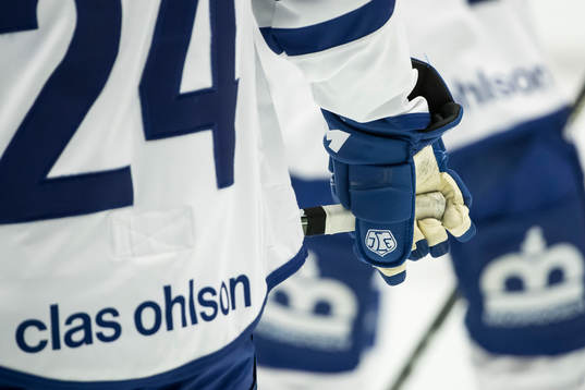 Leksands handske i ishockeymatchen i HockeyAllsvenskan