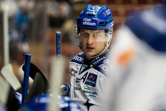 Leksands Martin Karlsson  i ishockeymatchen i