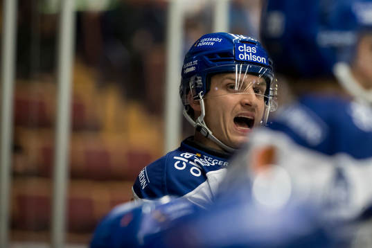 Leksands Martin Karlsson  i ishockeymatchen i
