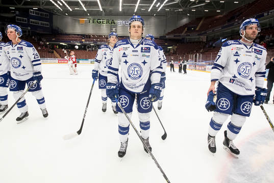 Leksands spelarna tackar klacken