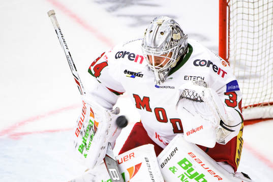 Modos målvakt Erik Hanses