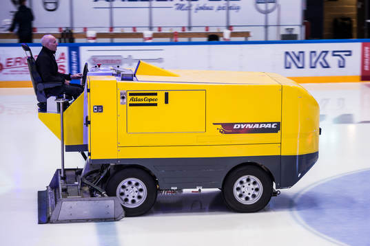 NKT arena, ismaskin, invändigt innan ishockeymatchen i SHL
