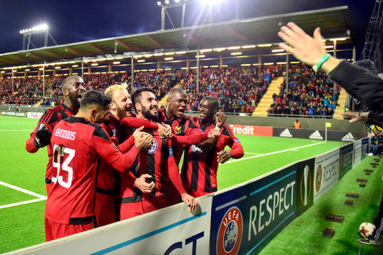 Östersunds Brwa Nouri jublar med lagkamrater