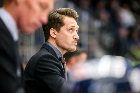 Växjös tränare Sam Hallam