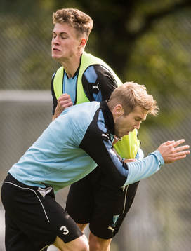 Mattias Svanberg krockar med Anton Tinnerholm