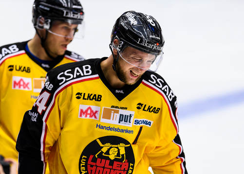 Luleås Johan Harju grinar illa