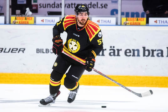 Brynäs Marc Zanetti  före ishockeymatchen i SHL mellan