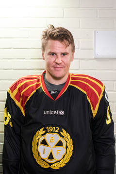 Brynäs Mikael Johansson före ishockeymatchen i SHL mellan