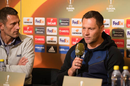 Hertha Berlin’s Tränare Pal Dardai på presskonferens