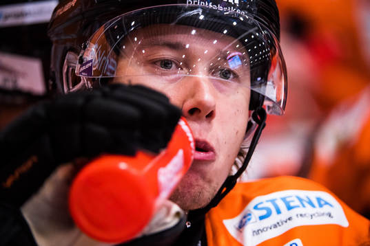 Karlskronas Filip Cruseman dricker