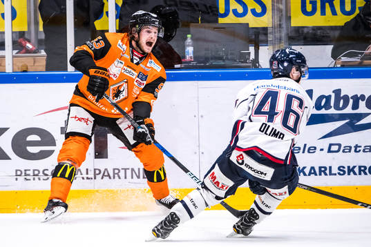 Karlskronas Bobbo Petersson och Linköpings Mathis Olimb