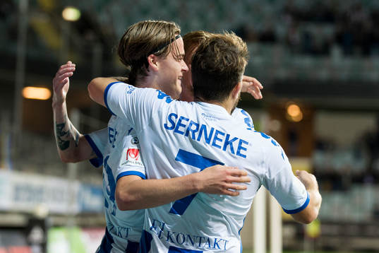 IFK Göteborgs August Erlingmark jublar med lagkamrater