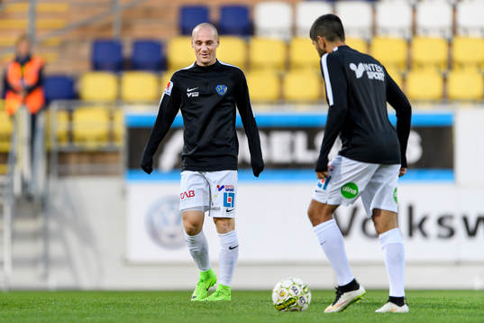 Falkenbergs Christoffer Carlsson före fotbollsmatchen i