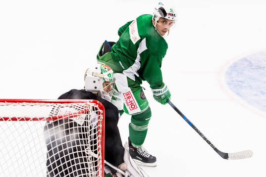 Rögles Daniel Widing och målvakt Joel Svensson