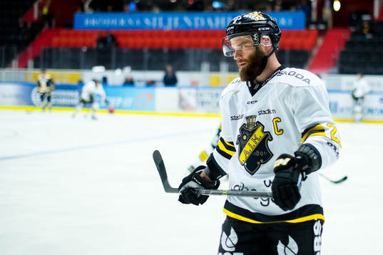 s Christian Sandberg före  ishockeymatchen i