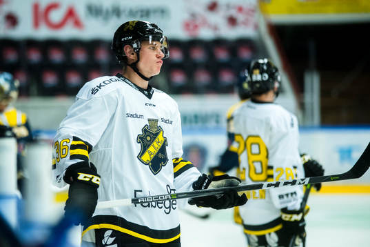 s Anton Holm före ishockeymatchen i Hockeyallsvenskan