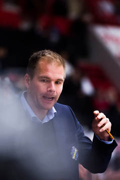s tränare Thomas Mitell