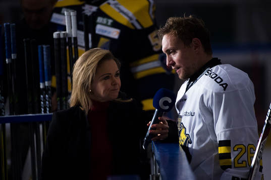 s Jens Jakobs blir intervjuad av Cmore