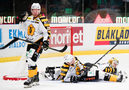 Skellefteås Mark Katic, Emil Djuse och målvakt Joni Ortio