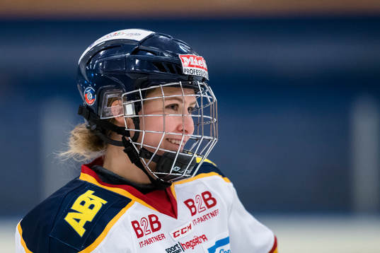 Djurgårdens Andrea Dalen ser glad ut