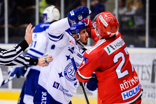Leksands Fredrik Lindgren i bråk med Modos Martin Röymark
