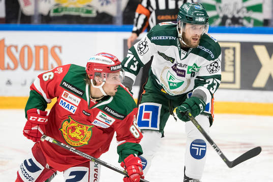 Moras Mathias Bromé och Färjestads Anton Grundel  i