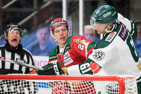 Färjestads Johan Ryno och Moras Matias Lassen  i