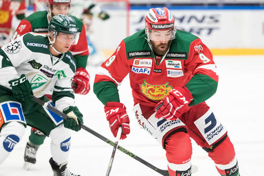Moras Andrew Rowe  i ishockeymatchen i SHL mellan Mora och