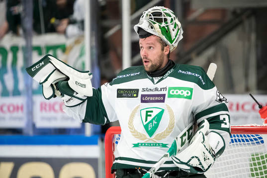 Färjestads målvakt Lars Haugen  i ishockeymatchen i SHL