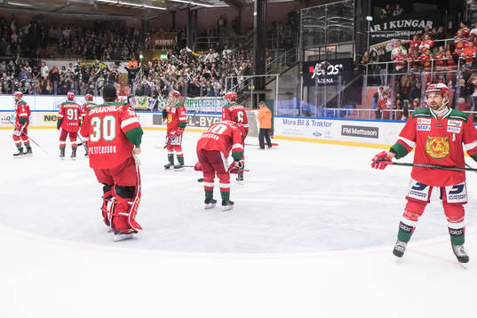 Moras spelarna deppar i ishockeymatchen i SHL mellan Mora