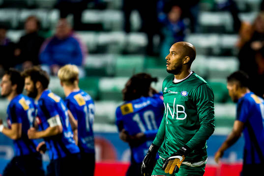 Goalkeeper Adam Larsen Kwarasey of Vålerenga looks dejected