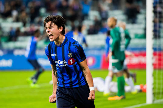 Hugo Vegard Vetlesen of Stabæk celebrates the 3-2 goal
