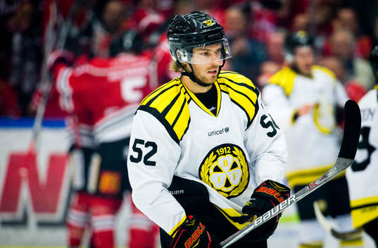 Brynäs Christopher Liljewall deppar och Örebros Sakari