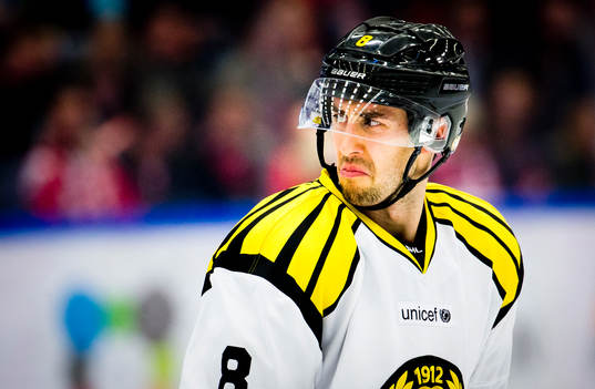Brynäs Aaron Palushaj deppar