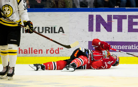 Örebros Victor Bartley deppar