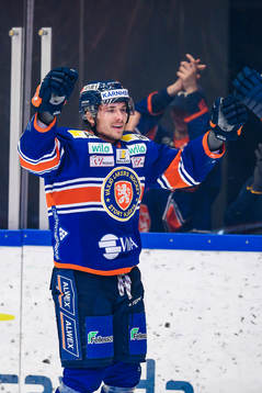 Växjös Pontus Netterberg jublar