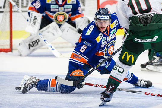 Växjös Linus Högberg täcker skott