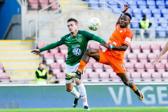 AFC Eskilstunas Mohamed Buya Turay och Jönköpings Daryl