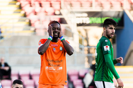 AFC Eskilstunas Mohamed Buya Turay deppar