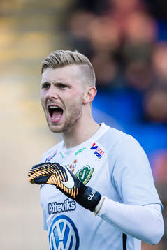 Jönköpings målvakt Anton Cajtoft reagerar