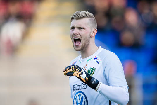 Jönköpings målvakt Anton Cajtoft reagerar