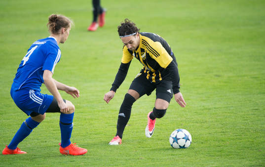 IFK Hässleholms  Karim Al-Asi i matchen i division 2