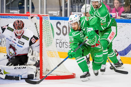 Rögles Sebastian Collberg och Malmö Redhawks målvakt