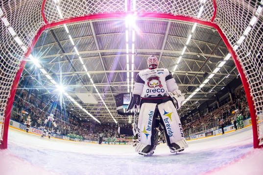 Malmö Redhawks målvakt Oscar Alsenfelt deppar