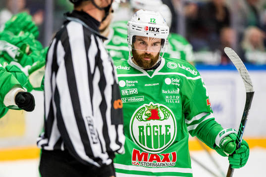 Rögles Jack Connolly jublar