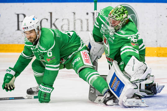 Rögles Craig Schira och målvakt Emil Kruse
