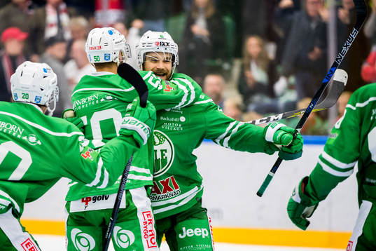 Rögles Craig Schira jublar avgörande 8-7 målet