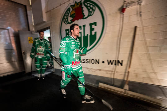 Rögles Cade Fairchild gör entré